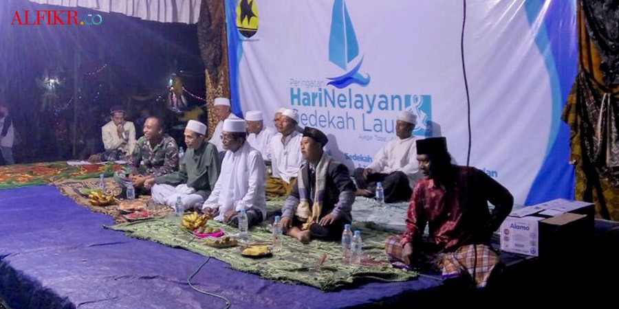 KH. Moh Zuhri Zaini dan Jajaran Pengasuh Nurul Jadid Ikuti Istighasah Sedekah Laut