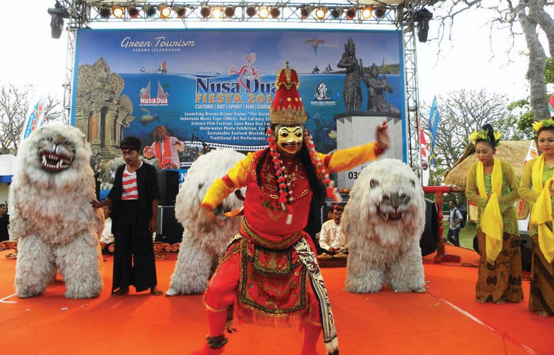 Topeng Kona, Tarian Menolak Bala