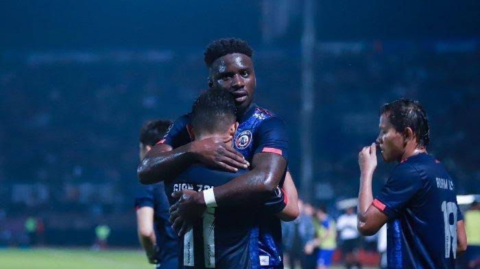 Striker Arema: Di Ruang Ganti Delapan Orang Meninggal di Depan Kami