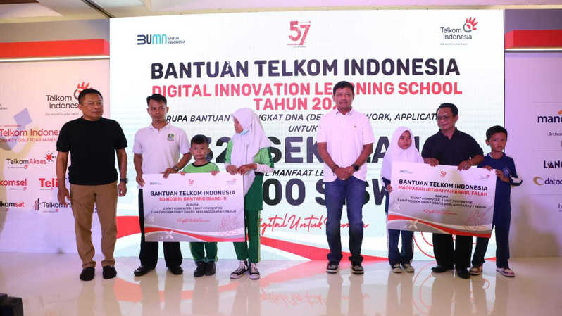 Bantuan Telkom Bangkitkan Digitalisasi Pendidikan di Daerah 3T 