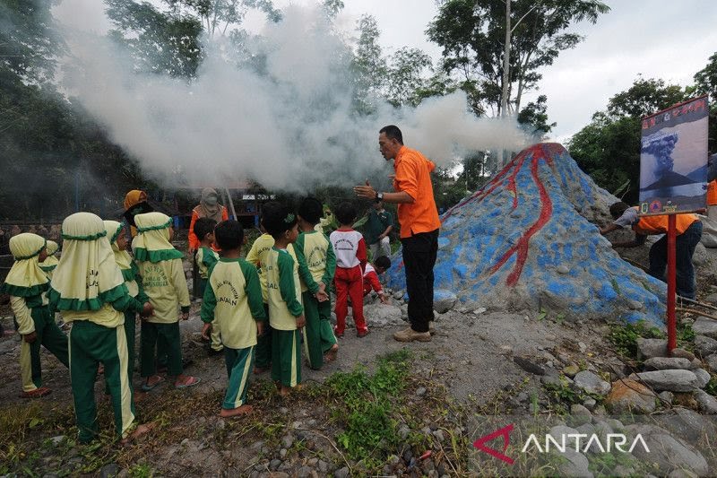 Pengamat: Edukasi Pendidikan Kebencanaan di Sekolah dan Madrasah Penting Untuk Dimulai