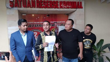 Aremania Melaporkan Ade Armando ke Polresta Malang Kota