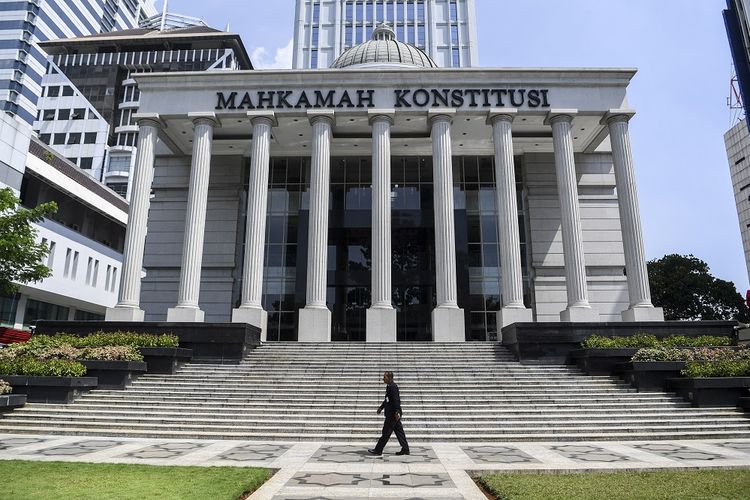 Mahkamah Konstitusi (MK) Menjadi Korban dari Permainan Politik