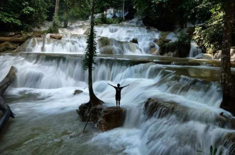 Keindahan Air Terjun Moramo Menjadi Primadona Konawe Selatan