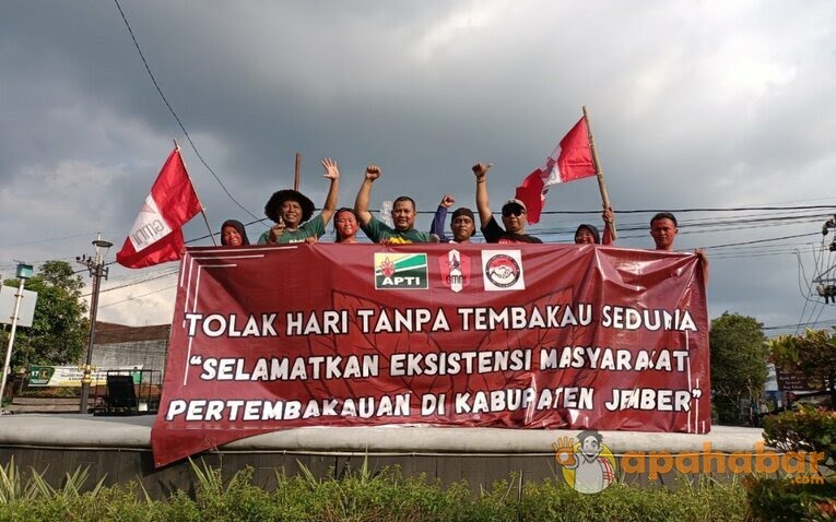 Sejumlah Petani Tembakau dan Mahasiswa Menolak RUU Kesehatan 