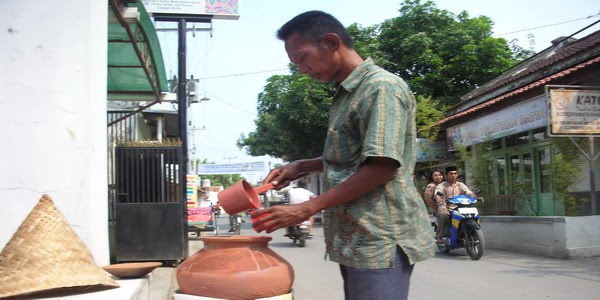 Menilik Tradisi Gentong Haji di Desa Suranenggala Kidul Cirebon