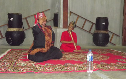 Mengenal Teater  Tutur Tupai Janjang Sumatra