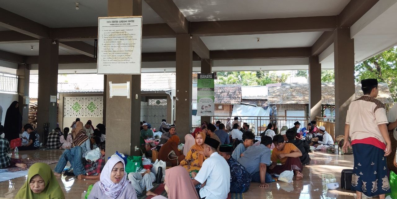 Hari Raya Idul Adha di Pondok Pesantren Nurul Jadid: Mengobati Rindu Bersama Keluarga