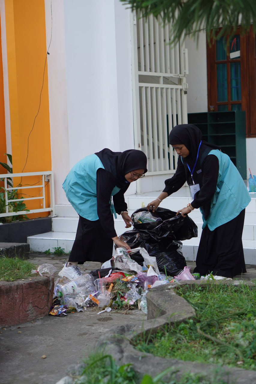 Idul Adha: Ikhtiar BKLH dan Relawan Menjaga Kebersihan