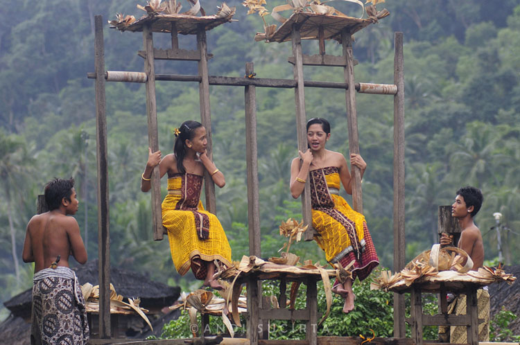 Melihat Budaya Masyarakat Desa Adat Tenganan