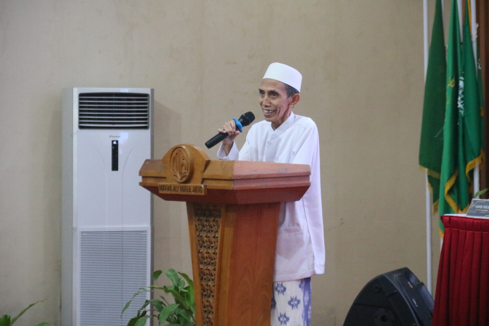 Wisuda XI Ma'had Aly Nurul Jadid, KH. Moh. Zuhri Zaini: Ungkapkan Rasa Syukur dengan Menebar Ilmu